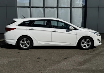 Подержанный автомобиль Hyundai i40 Wagon 2013 года (4 фото)