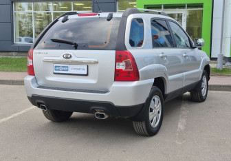 Подержанный автомобиль Kia Sportage 2010 года (6 фото)