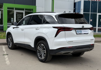 Подержанный автомобиль Changan CS75PLUS 2023 года (7 фото)
