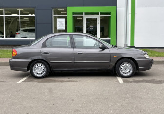 Подержанный автомобиль Kia Spectra Sedan 2006 года (4 фото)
