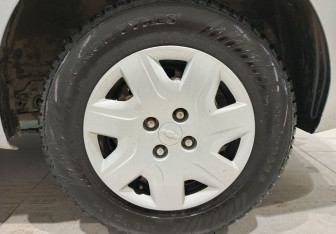 Подержанный автомобиль Chevrolet Cobalt Sedan 2013 года (15 фото)