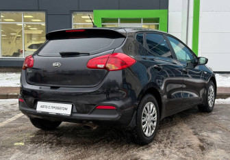 Подержанный автомобиль Kia Ceed Hatchback 2013 года (6 фото)