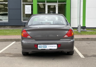 Подержанный автомобиль Kia Spectra Sedan 2006 года (6 фото)