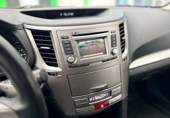 Подержанный автомобиль Subaru Outback Wagon 2011 года (14 фото)