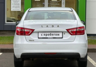 Подержанный автомобиль LADA (ВАЗ) Vesta Sedan 2016 года (6 фото)