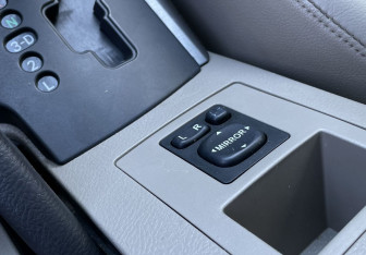 Подержанный автомобиль Toyota RAV4 2006 года (18 фото)