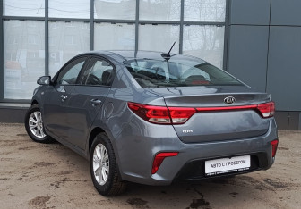 Подержанный автомобиль Kia Rio Sedan 2017 года (6 фото)