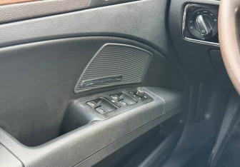 Подержанный автомобиль Skoda Superb Wagon 2012 года (19 фото)