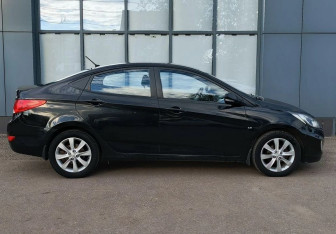 Подержанный автомобиль Hyundai Solaris Sedan 2012 года (8 фото)