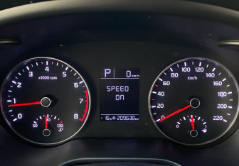 Подержанный автомобиль Kia Rio Sedan 2017 года (13 фото)