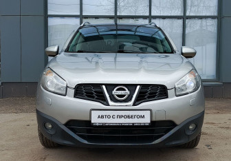Подержанный автомобиль Nissan Qashqai+2 2011 года (2 фото)