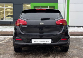Подержанный автомобиль Kia Ceed Hatchback 2013 года (7 фото)