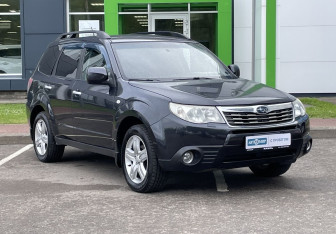 Подержанный автомобиль Subaru Forester Suv 2010 года (3 фото)