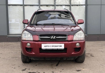 Подержанный автомобиль Hyundai Tucson 2008 года (2 фото)