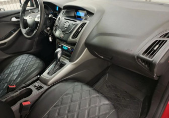 Подержанный автомобиль Ford Focus Hatchback 2011 года (11 фото)