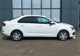 Подержанный автомобиль Skoda Rapid Liftback 2020 года (7 фото)