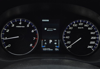 Подержанный автомобиль Mitsubishi Outlander 2022 года (12 фото)