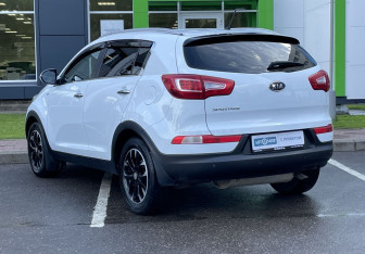 Подержанный автомобиль Kia Sportage 2012 года (7 фото)