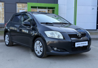 Подержанный автомобиль Toyota Auris Hatchback 2007 года (3 фото)