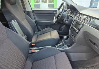 Подержанный автомобиль Skoda Rapid Liftback 2015 года (9 фото)