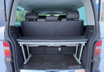 Подержанный автомобиль Volkswagen Multivan 2008 года (16 фото)