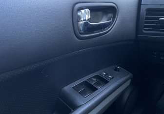 Подержанный автомобиль Nissan X-Trail 2011 года (16 фото)