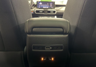Подержанный автомобиль Geely Coolray 2023 года (18 фото)