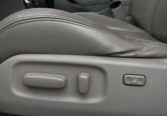 Подержанный автомобиль Toyota Avensis Sedan 2006 года (16 фото)