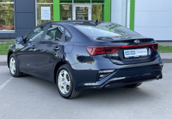 Подержанный автомобиль Kia Cerato Sedan 2018 года (7 фото)
