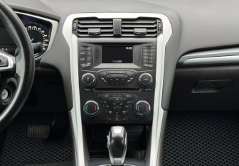 Подержанный автомобиль Ford Mondeo Sedan 2018 года (14 фото)