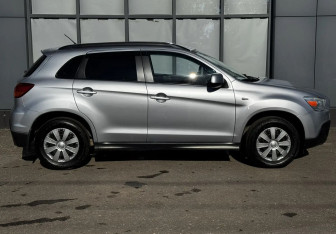 Подержанный автомобиль Mitsubishi ASX 2012 года (4 фото)