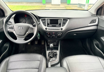 Подержанный автомобиль Hyundai Solaris Sedan 2019 года (11 фото)