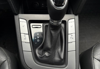 Подержанный автомобиль Hyundai Elantra Sedan 2016 года (15 фото)