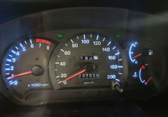 Подержанный автомобиль Hyundai Accent Sedan 2004 года (16 фото)