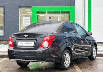 Подержанный автомобиль Chevrolet Aveo Sedan 2013 года (5 фото)
